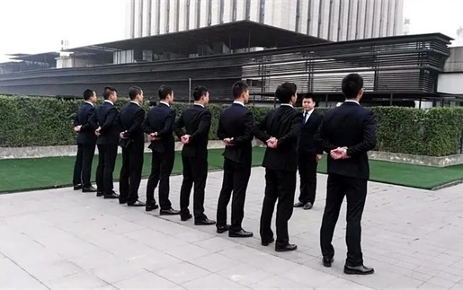 湖州揭秘：如何选择靠谱的收债公司？老司机给你支招